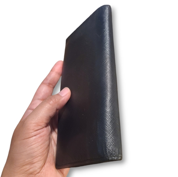 Salvatore Ferragamo Authentic Leather Long Wallet - Picture 4 of 16